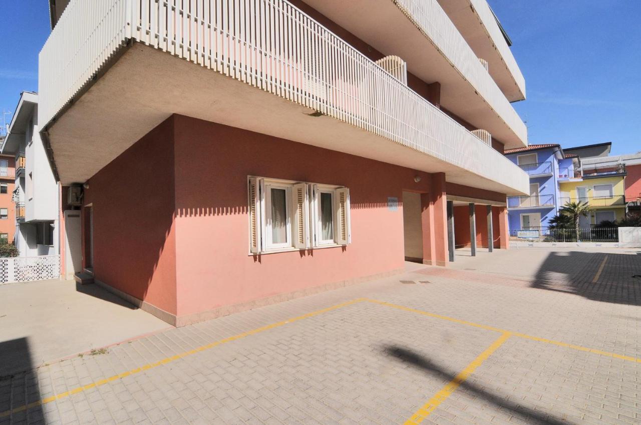 Milan Lägenhet Caorle Exteriör bild